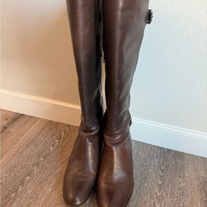 Frye Tan Leather Interior